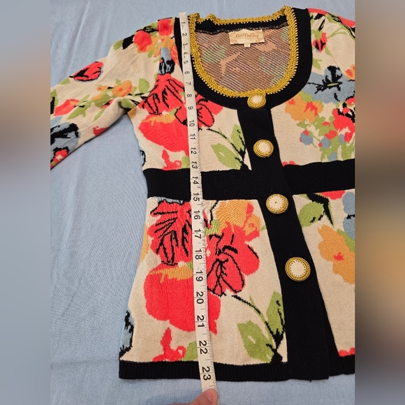 Lia Molly New Orleans Anthropologie floral knit cardigan sweater Size Small - Picture 8 of 10